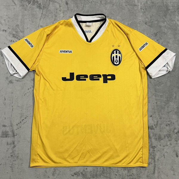 Juventus yellow